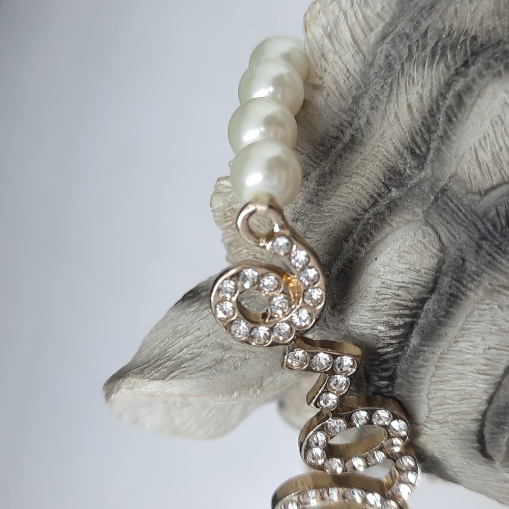 Stretch Faux Pearl LOVE Bracelet. Need to peek at least.. - Picture 6 of 6